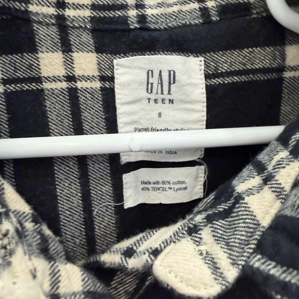 Stylish GAP Kids Black and White Plaid Button-Down Shirt size 8